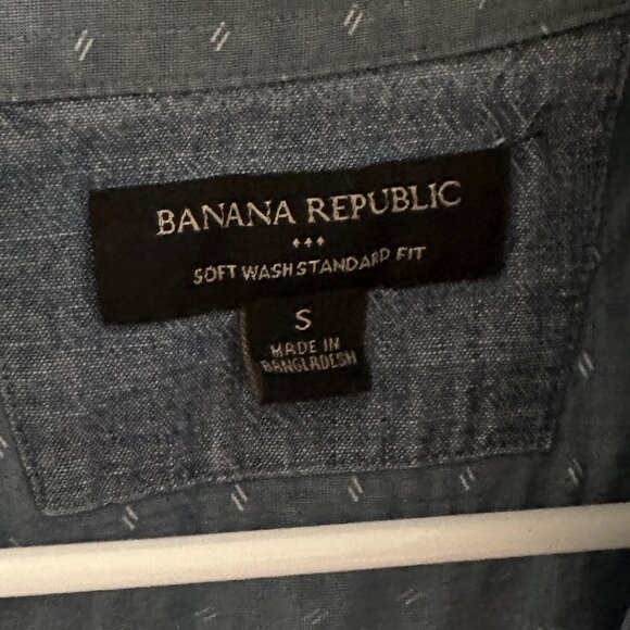 Banana Republic Button Up Standard Fit Size - Picture 3 of 4